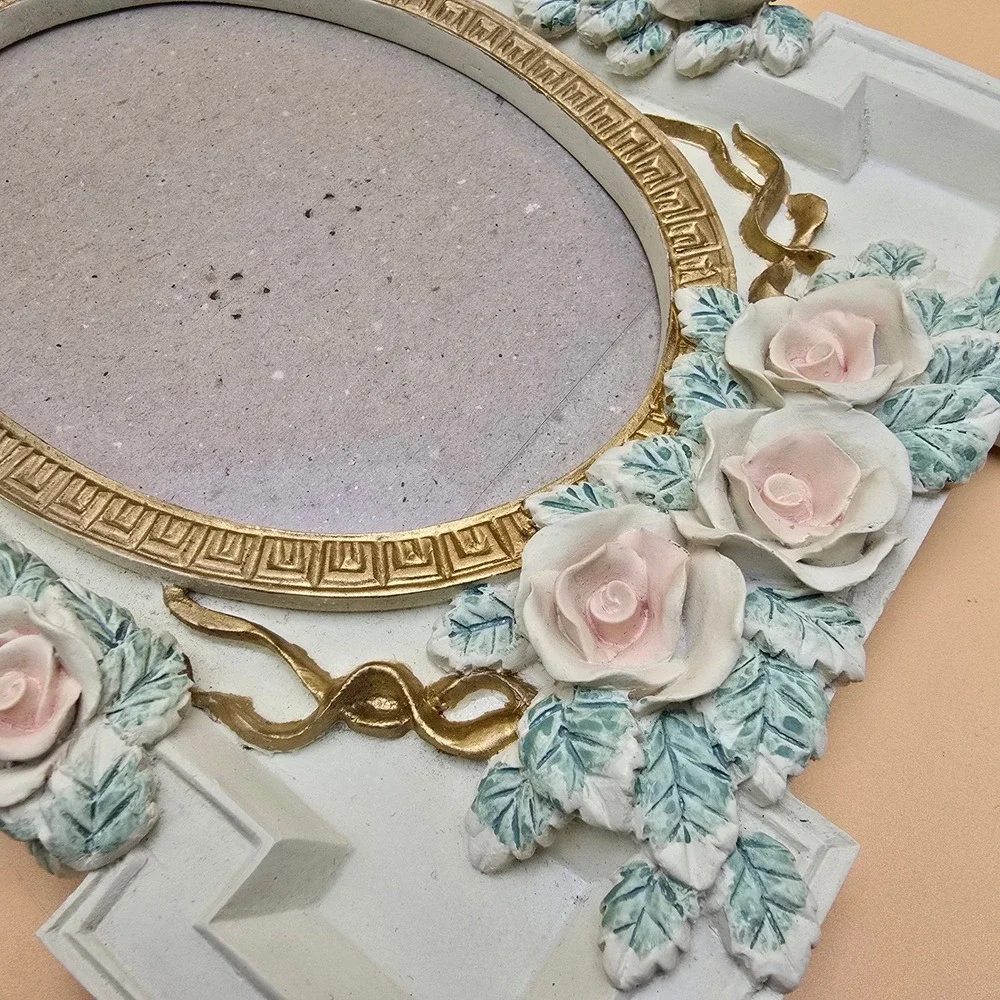 Vintage(1970-1999)Era Ornate Rose Photo Frame Oval‎ Tabletop Display Cottagecore